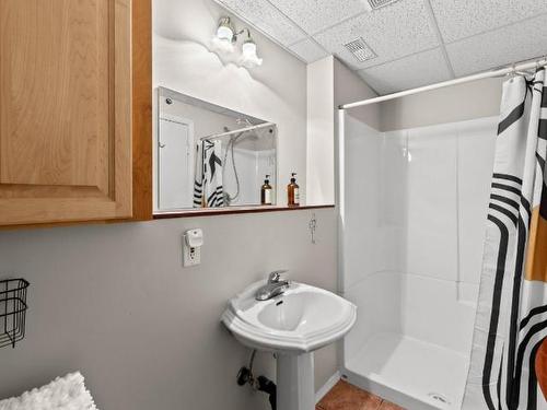1153 Maclean Drive, Cache Creek, BC - Indoor Photo Showing Bathroom