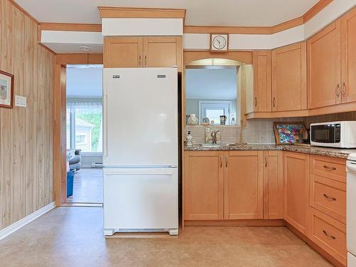 Kitchen - 2485 Boul. Des Mille-Îles, Laval (Saint-François), QC - Indoor Photo Showing Kitchen