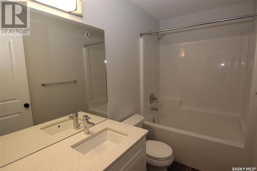 332 Pepper Place, Saskatoon, SK - Indoor Photo Showing Bathroom