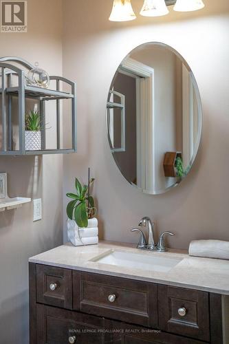 38 John Street, Prince Edward County, ON - Indoor Photo Showing Bathroom
