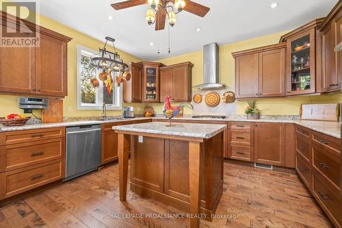 38 John St, Prince Edward County, ON - Indoor Photo Showing Kitchen
