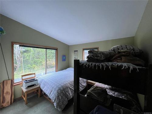 2362 South Lake Rd, Qualicum Beach, BC - Indoor Photo Showing Bedroom