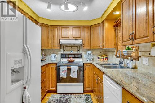 3115 Meyers Road, Hamilton Township, ON - Indoor Photo Showing Kitchen With Double Sink