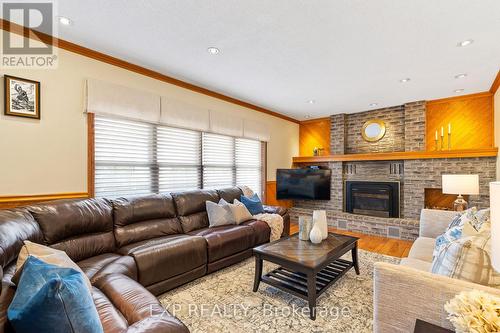 6572 January Dr, Niagara Falls, ON - Indoor Photo Showing Living Room With Fireplace