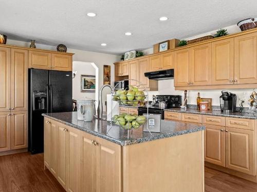 1270 Vista Heights Drive, Ashcroft, BC - Indoor Photo Showing Kitchen
