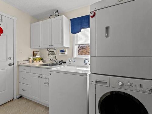 1270 Vista Heights Drive, Ashcroft, BC - Indoor Photo Showing Laundry Room