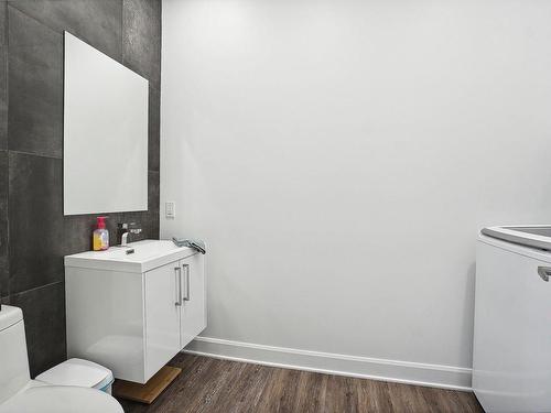 Powder room - 13660  - 13664 Rue Du Grenache, Mirabel, QC - Indoor Photo Showing Bathroom