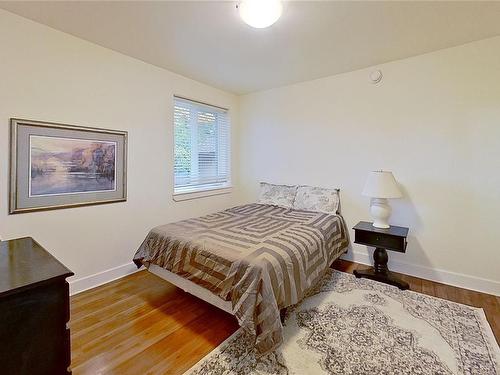 2280 South Rd, Gabriola Island, BC - Indoor Photo Showing Bedroom