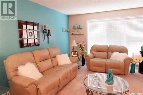267 Westview Drive, Coronach, SK - Indoor Photo Showing Living Room