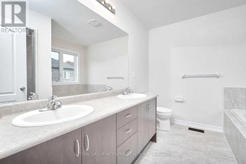1157 Peelar Cres, Innisfil, ON - Indoor Photo Showing Bathroom