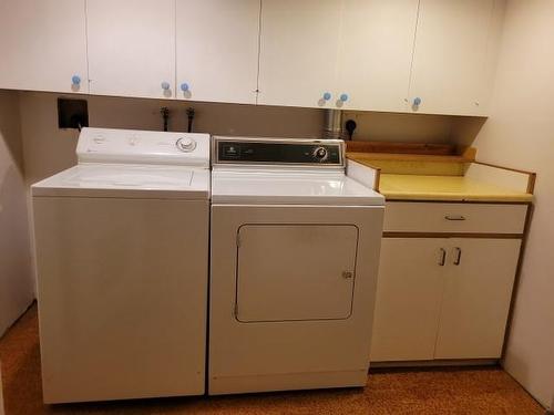 283 Pitt Avenue, Dryden, ON - Indoor Photo Showing Laundry Room