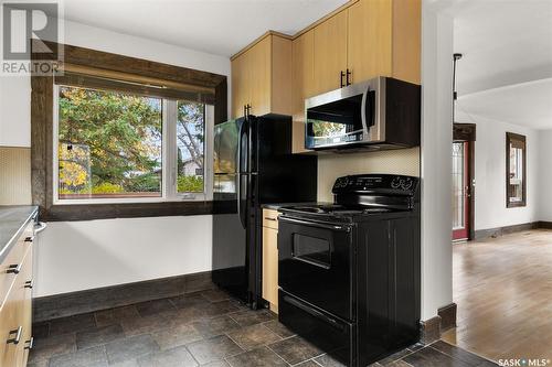 529 Montgomery Street, Midale, SK - Indoor Photo Showing Kitchen