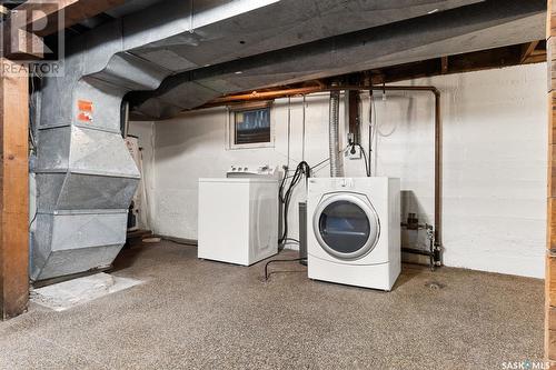 529 Montgomery Street, Midale, SK - Indoor Photo Showing Laundry Room