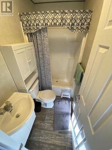#Lamb035 -1235 Villiers Line, Otonabee-South Monaghan, ON - Indoor Photo Showing Bathroom