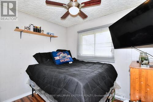 233 Crosby Drive, Kawartha Lakes, ON - Indoor Photo Showing Bedroom