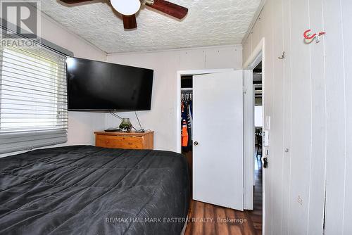 233 Crosby Drive, Kawartha Lakes, ON - Indoor Photo Showing Bedroom