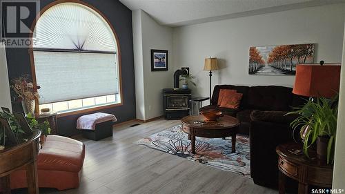 102 Lundy Place, Stoughton, SK - Indoor Photo Showing Living Room
