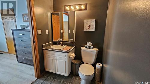 102 Lundy Place, Stoughton, SK - Indoor Photo Showing Bathroom