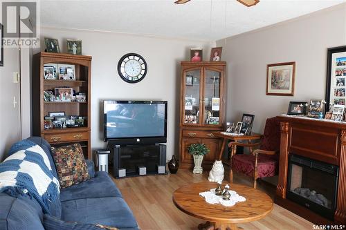 118 Robertson Street, Maryfield, SK - Indoor Photo Showing Living Room