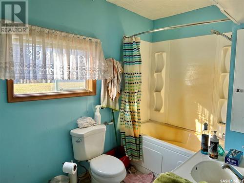 107 1St Avenue W, Shell Lake, SK - Indoor Photo Showing Bathroom
