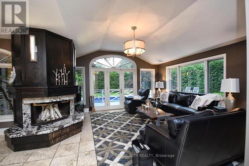 26 Wembley Ave, Markham, ON - Indoor Photo Showing Living Room With Fireplace