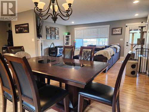 2290 Park Avenue, Lumby, BC - Indoor Photo Showing Dining Room
