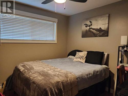 2290 Park Avenue, Lumby, BC - Indoor Photo Showing Bedroom