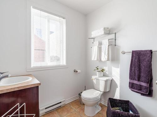 Salle de bains - 8-1485 Rue St-Jacques, Montréal (Ville-Marie), QC - Indoor Photo Showing Bathroom