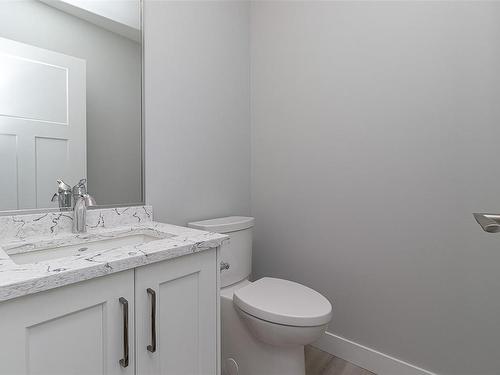 2041 Oakhill Pl, Duncan, BC - Indoor Photo Showing Bathroom