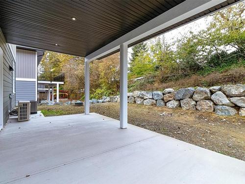2041 Oakhill Pl, Duncan, BC - Outdoor With Exterior