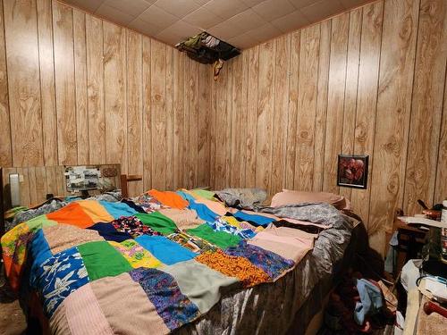 1592 Cumming Blvd, Cache Creek, BC - Indoor Photo Showing Bedroom