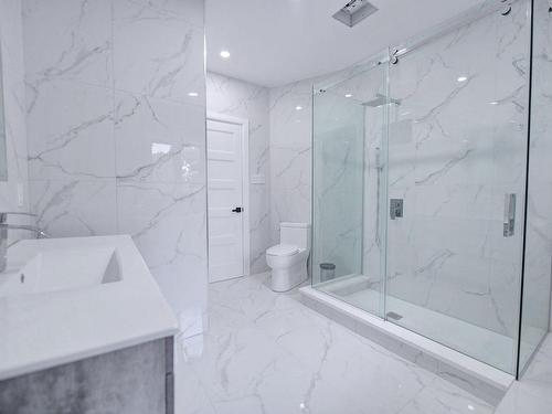 Bathroom - 26 Rue Alexandre, Laval (Pont-Viau), QC - Indoor Photo Showing Bathroom