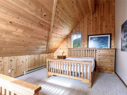 805 Jutland Terr, Courtenay, BC - Indoor Photo Showing Bedroom