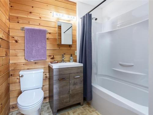 805 Jutland Terr, Courtenay, BC - Indoor Photo Showing Bathroom