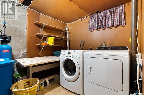 3014 Westgate Avenue, Regina, SK - Indoor Photo Showing Laundry Room