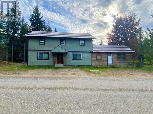 507 Arlington Road, Slocan, BC - Outdoor With Facade