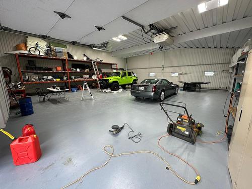 Interior - 2235 Rue De L'Aéroport, Saint-Mathieu-De-Beloeil, QC - Indoor Photo Showing Garage