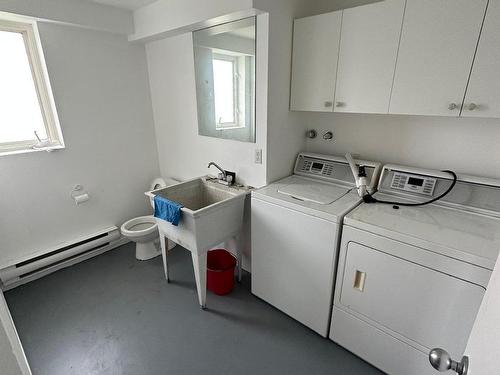 Laundry room - 2235 Rue De L'Aéroport, Saint-Mathieu-De-Beloeil, QC - Indoor Photo Showing Laundry Room