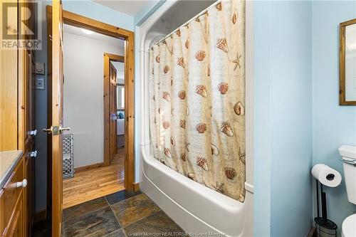 25 Ocean Breeze Dr, Grand-Barachois, NB - Indoor Photo Showing Bathroom