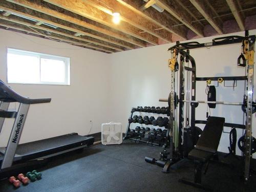 911 Victoria Avenue North, Fort Frances, ON - Indoor Photo Showing Gym Room