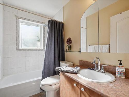 Bathroom - 36 Rue De Cheverny, Blainville, QC - Indoor Photo Showing Bathroom