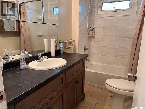304 4Th Street W, Wynyard, SK - Indoor Photo Showing Bathroom