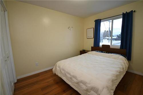 401 Shell River Avenue, Russell, MB - Indoor Photo Showing Bedroom