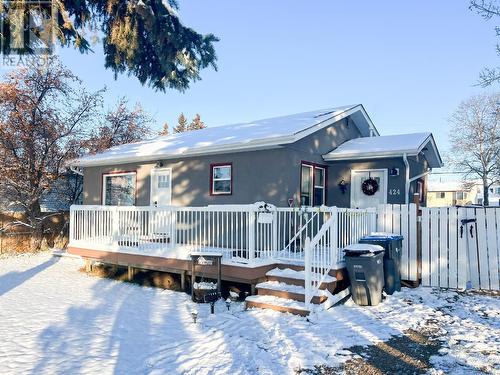 424 96 Avenue, Dawson Creek, BC - Outdoor With Deck Patio Veranda