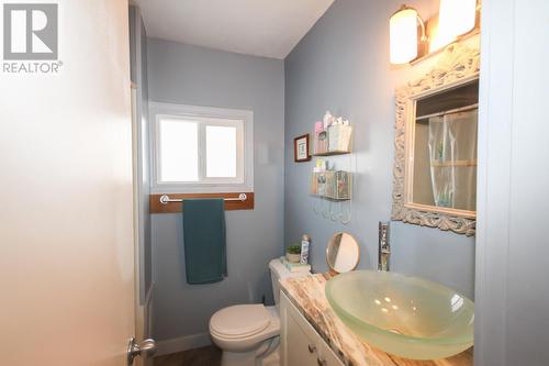 424 96 Avenue, Dawson Creek, BC - Indoor Photo Showing Bathroom
