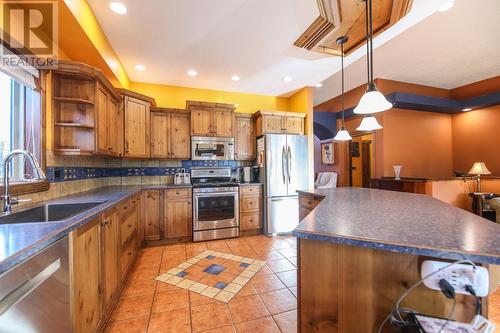 3402 Lobelia Drive, Osoyoos, BC - Indoor Photo Showing Kitchen With Stainless Steel Kitchen