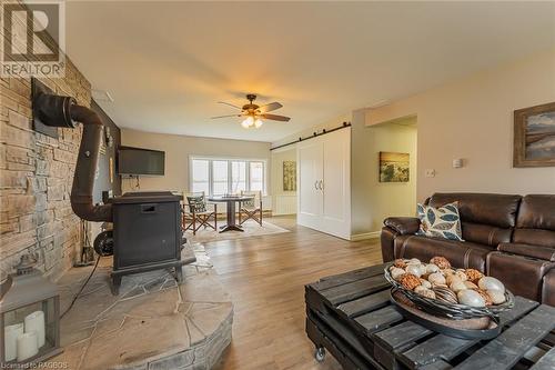 2945 Bruce Road 13, Oliphant, ON - Indoor Photo Showing Living Room