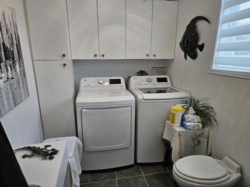 Salle de bains - 2231 Rue Rosario, Sainte-Julienne, QC - Indoor Photo Showing Laundry Room