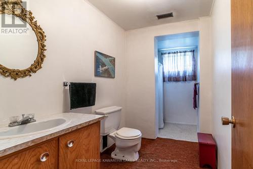 6249 County 121 Road, Minden Hills, ON - Indoor Photo Showing Bathroom