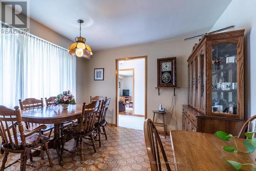 6249 County 121 Road, Minden Hills, ON - Indoor Photo Showing Dining Room